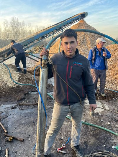Düzce'de Albayrak Teknik Tesisat ekibi sahada sondaj ve boru çalışmasında