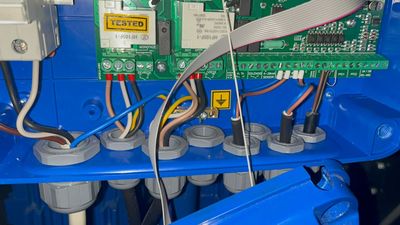 Düzce'de hidrofor kontrol panosu ve elektrik bağlantıları
