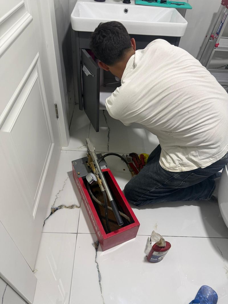 Düzce'de lavabo altı sifon ve bağlantı hortumu tamiri